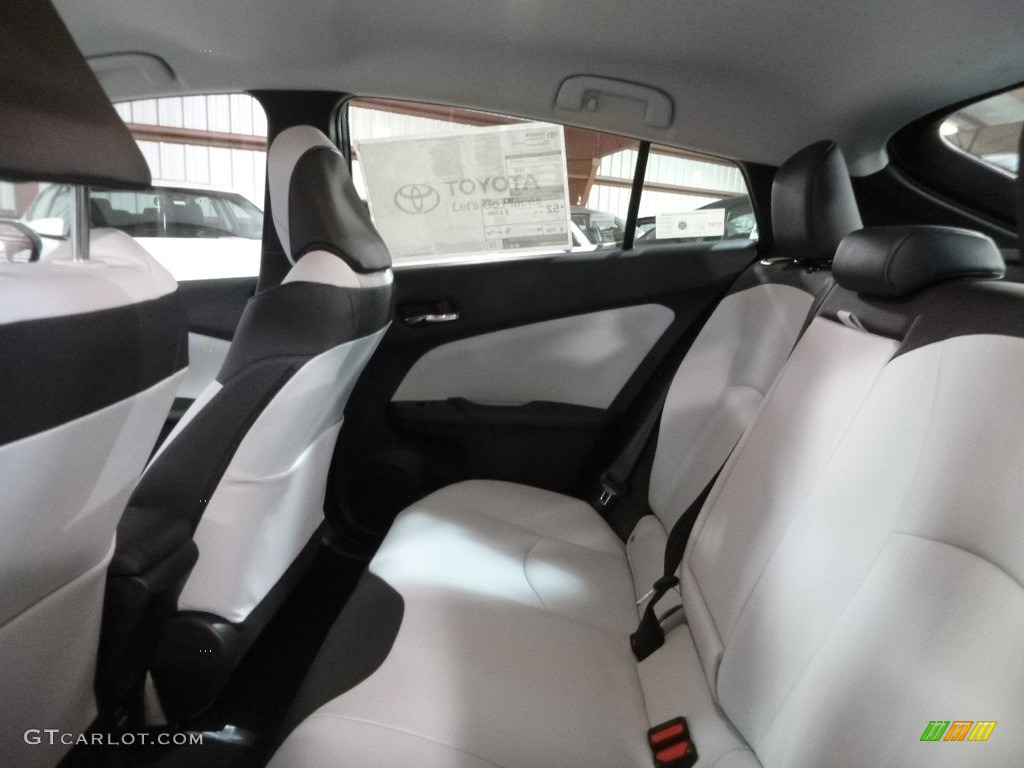 2017 Prius Prius Four Touring - Blizzard White Pearl / Moonstone Gray photo #8