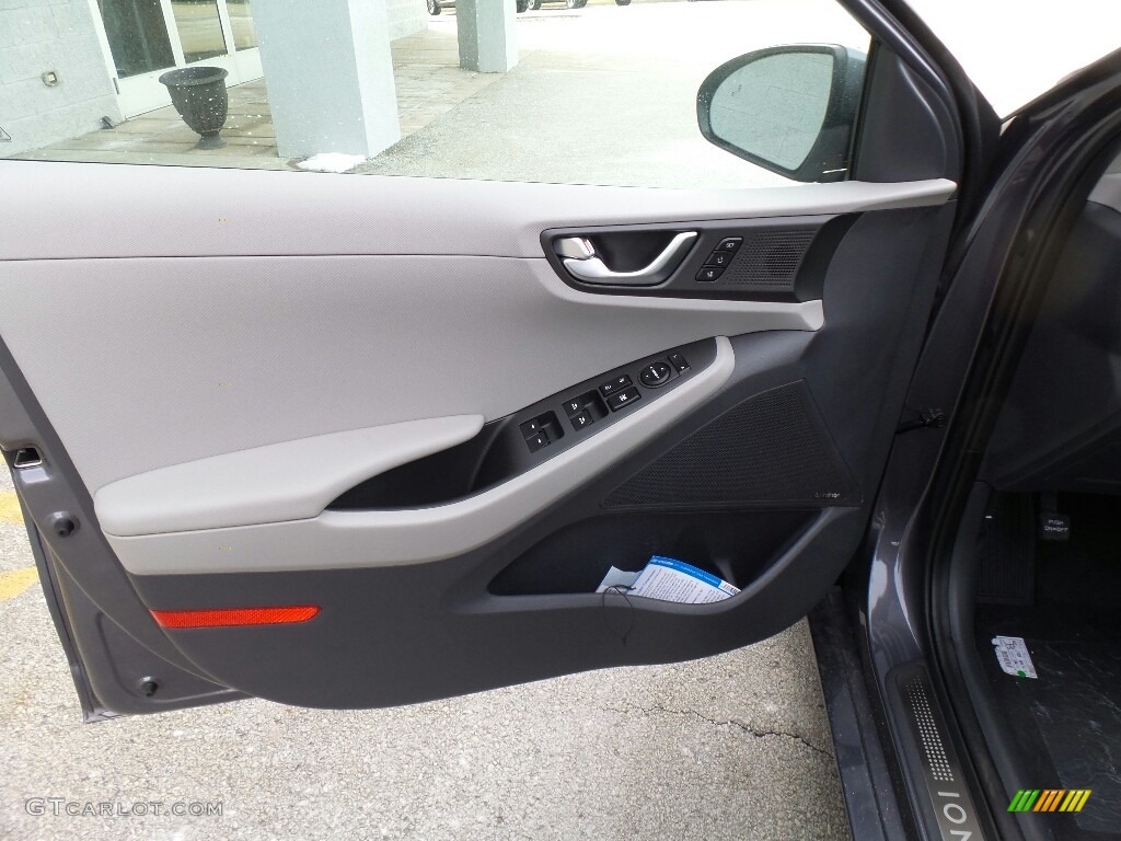 2017 Hyundai Ioniq Hybrid Limited Charcoal Black Door Panel Photo #119303291