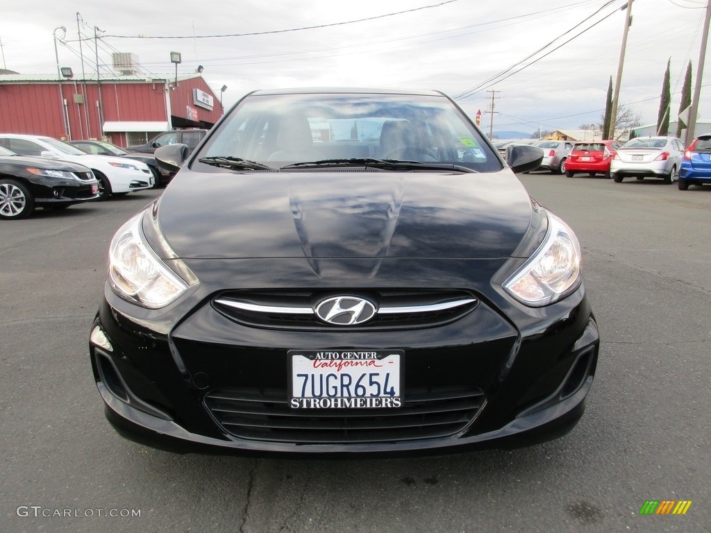2016 Accent SE Sedan - Ultra Black / Gray photo #2