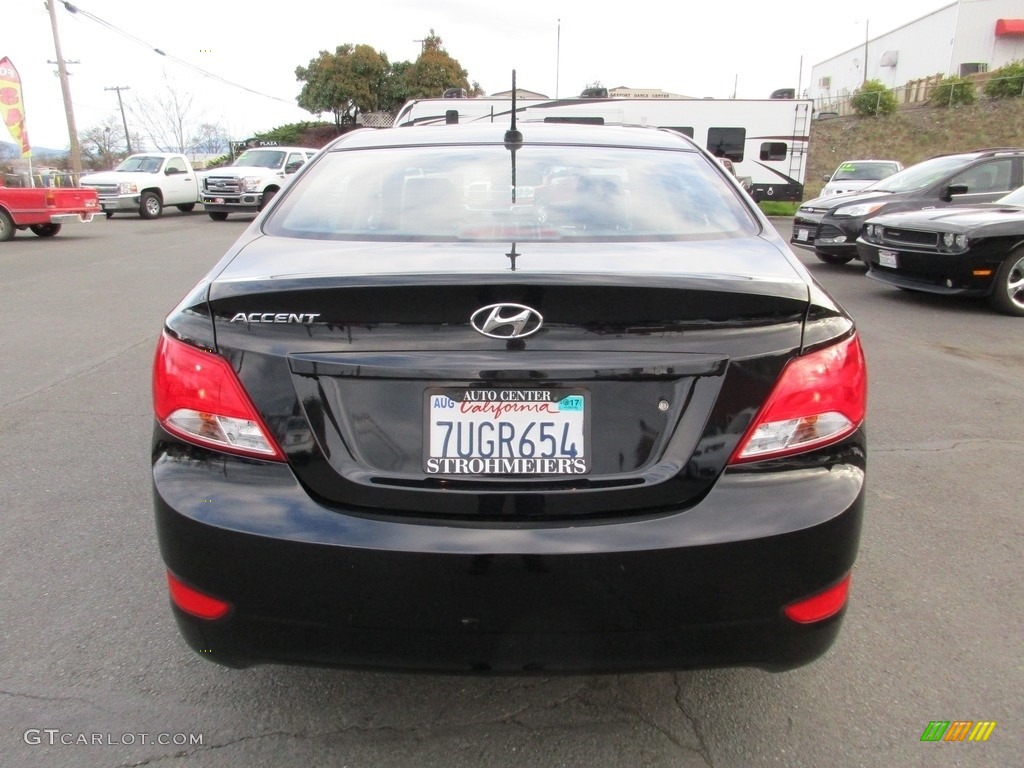 2016 Accent SE Sedan - Ultra Black / Gray photo #6
