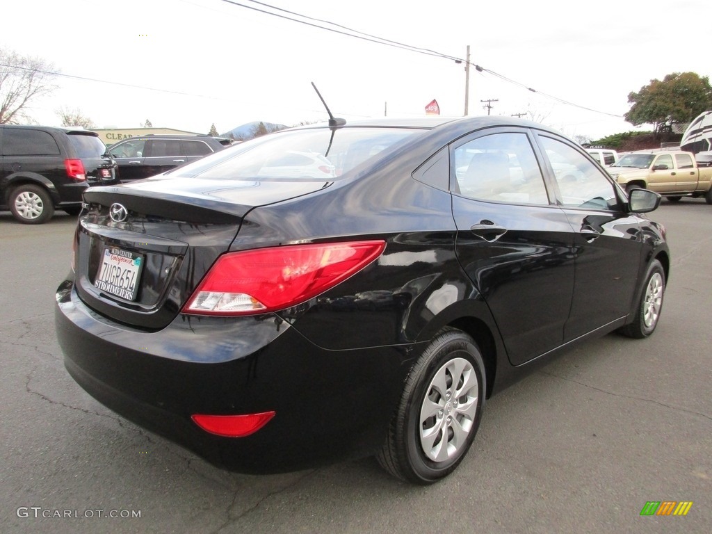 2016 Accent SE Sedan - Ultra Black / Gray photo #7