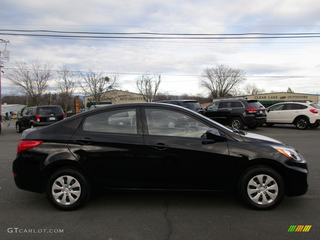 2016 Accent SE Sedan - Ultra Black / Gray photo #8