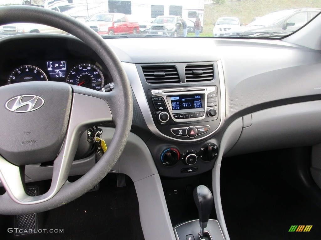2016 Accent SE Sedan - Ultra Black / Gray photo #14