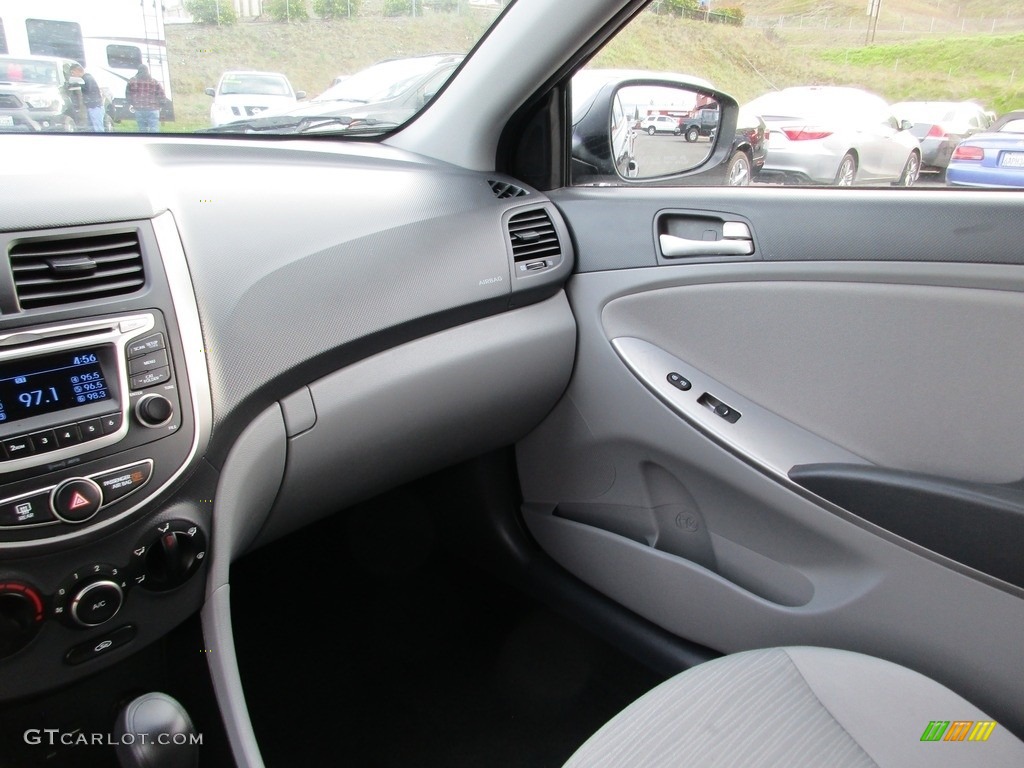 2016 Accent SE Sedan - Ultra Black / Gray photo #15