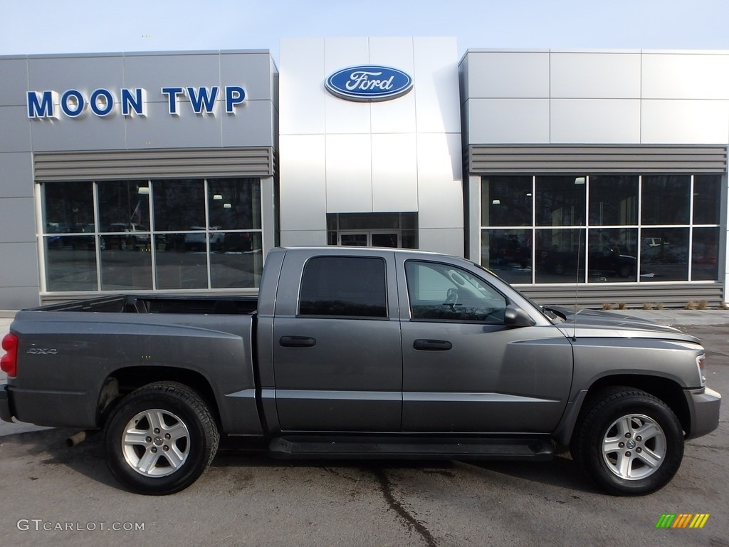 2010 Dakota Big Horn Crew Cab 4x4 - Mineral Gray Metallic / Dark Slate Gray/Medium Slate Gray photo #1