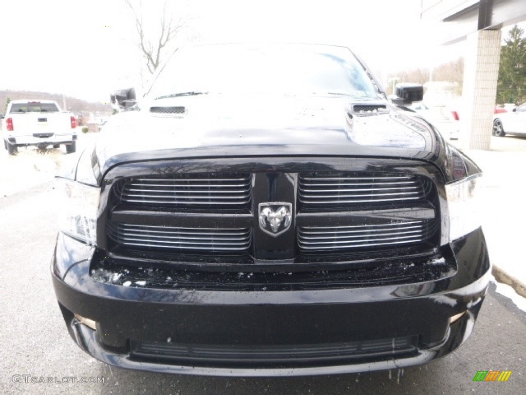 2012 Ram 1500 Sport Quad Cab 4x4 - Black / Dark Slate Gray photo #4