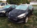 Tuxedo Black - Fiesta SE Sedan Photo No. 3