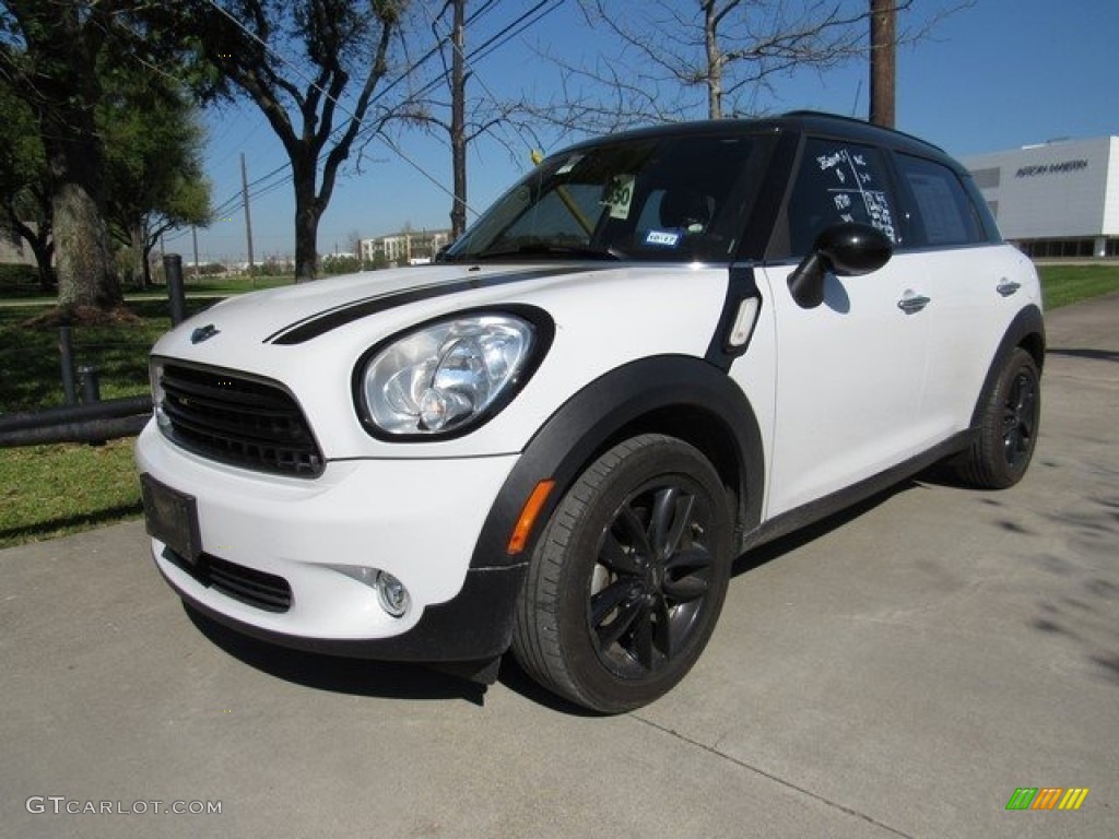 Light White 2015 Mini Countryman Cooper Exterior Photo #119310425
