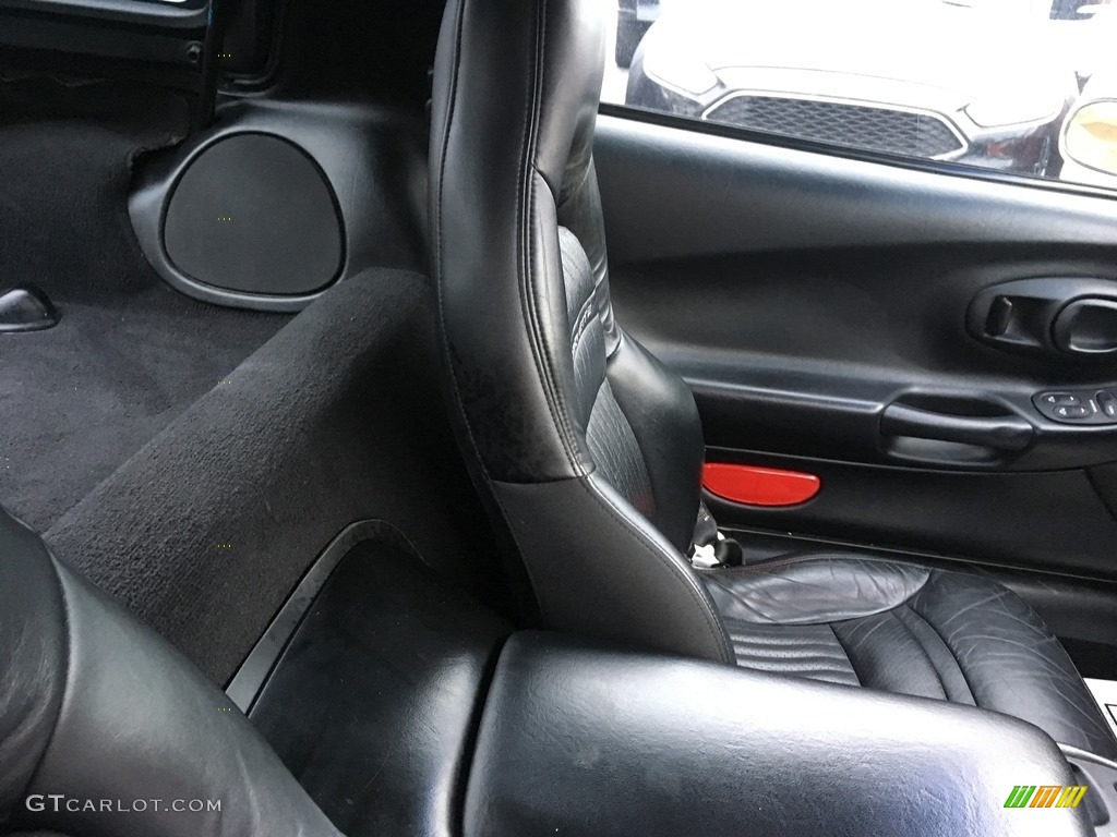 2002 Chevrolet Corvette Coupe Front Seat Photo #119319515