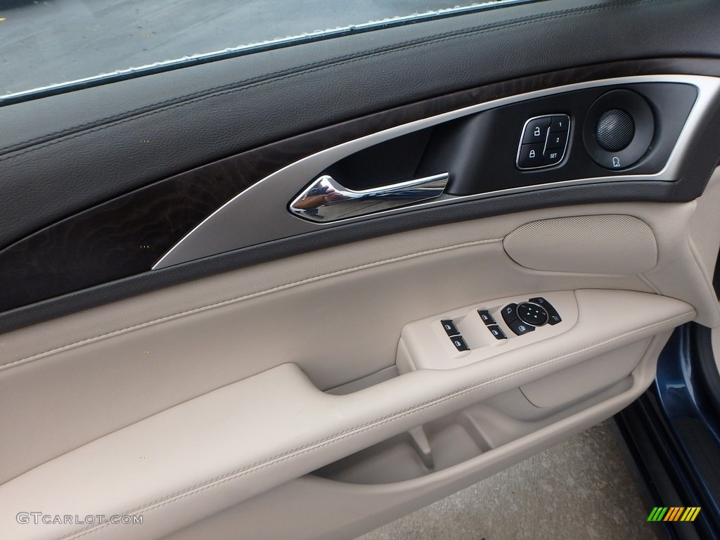 2017 Lincoln MKZ Select Controls Photo #119326972
