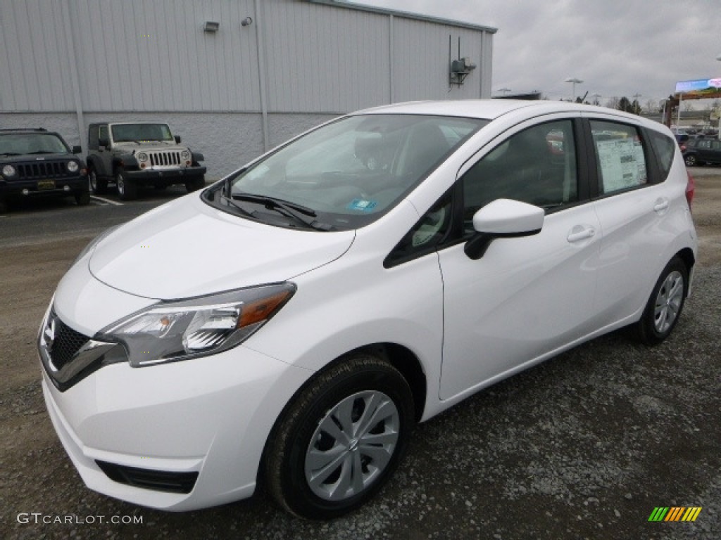 2017 Versa Note S - Fresh Powder White / Charcoal photo #9