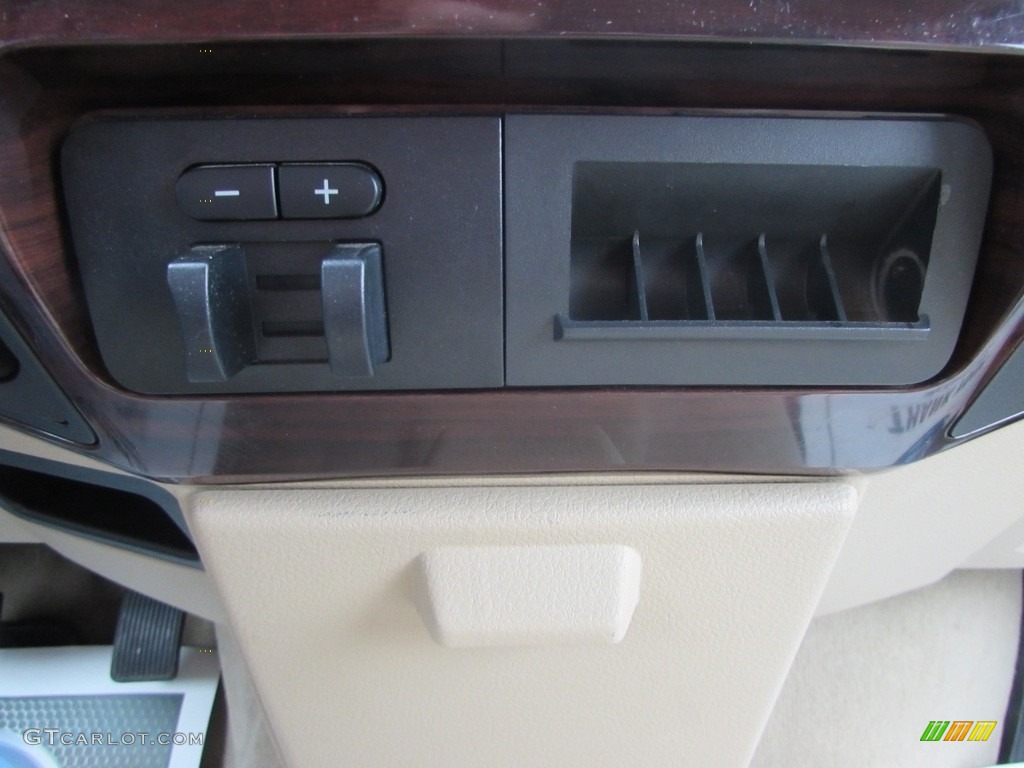 2009 F350 Super Duty Lariat Crew Cab 4x4 Dually - Dark Blue Pearl Metallic / Camel photo #39