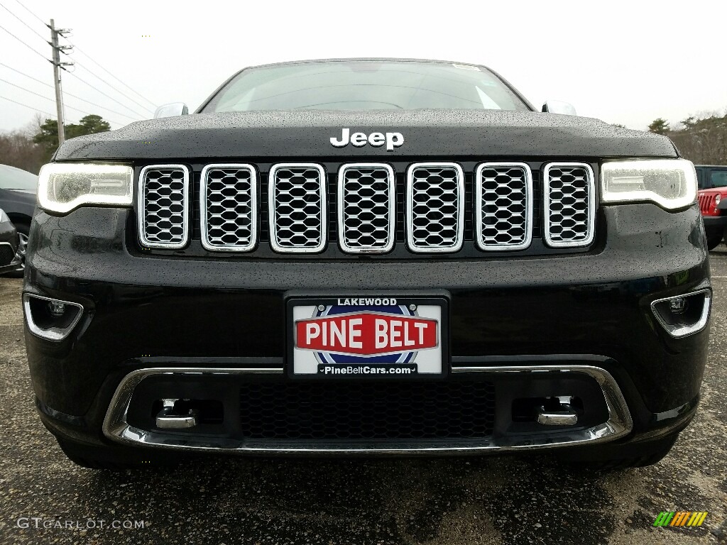 2017 Grand Cherokee Overland 4x4 - Diamond Black Crystal Pearl / Brown/Light Frost Beige photo #2