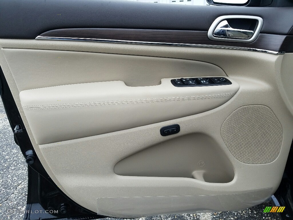 2017 Grand Cherokee Overland 4x4 - Diamond Black Crystal Pearl / Brown/Light Frost Beige photo #6