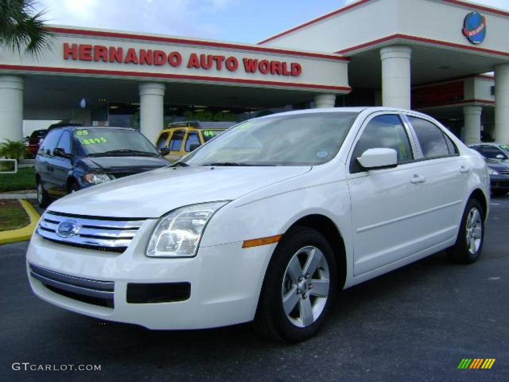 2006 Fusion SE V6 - Oxford White / Charcoal Black photo #1