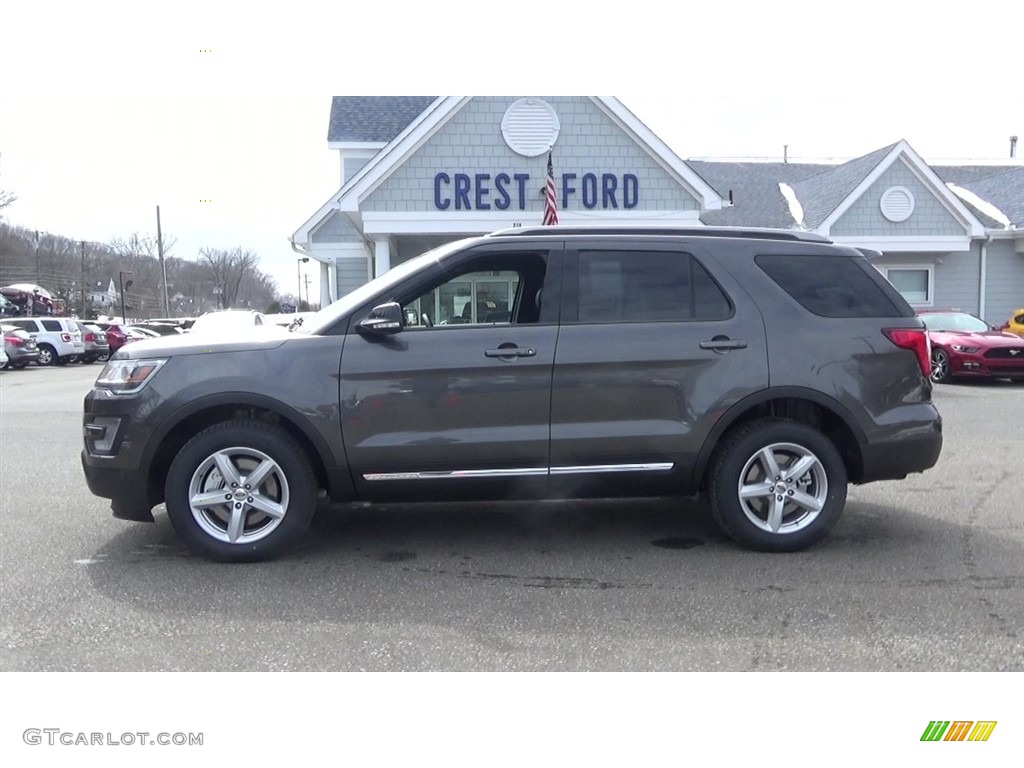 2017 Explorer XLT 4WD - Magnetic / Ebony Black photo #4