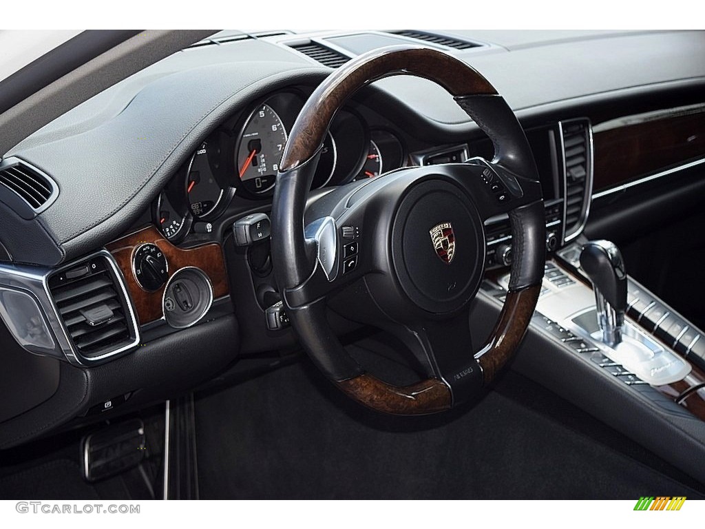 2011 Porsche Panamera S Steering Wheel Photos