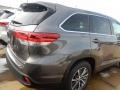 Predawn Gray Mica - Highlander XLE AWD Photo No. 2