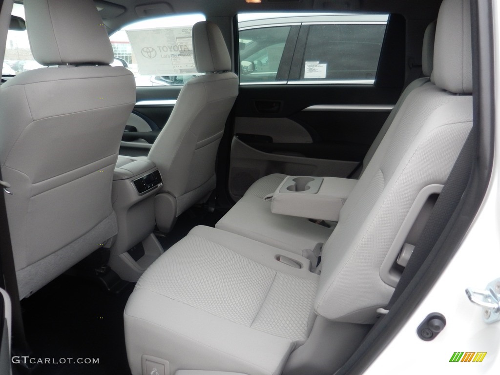 Ash Interior 2017 Toyota Highlander LE Photo #119344659