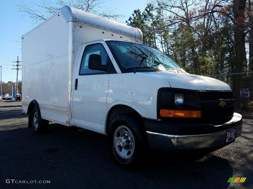 2017 Express Cutaway 3500 Moving Van - Summit White / Medium Pewter photo #1