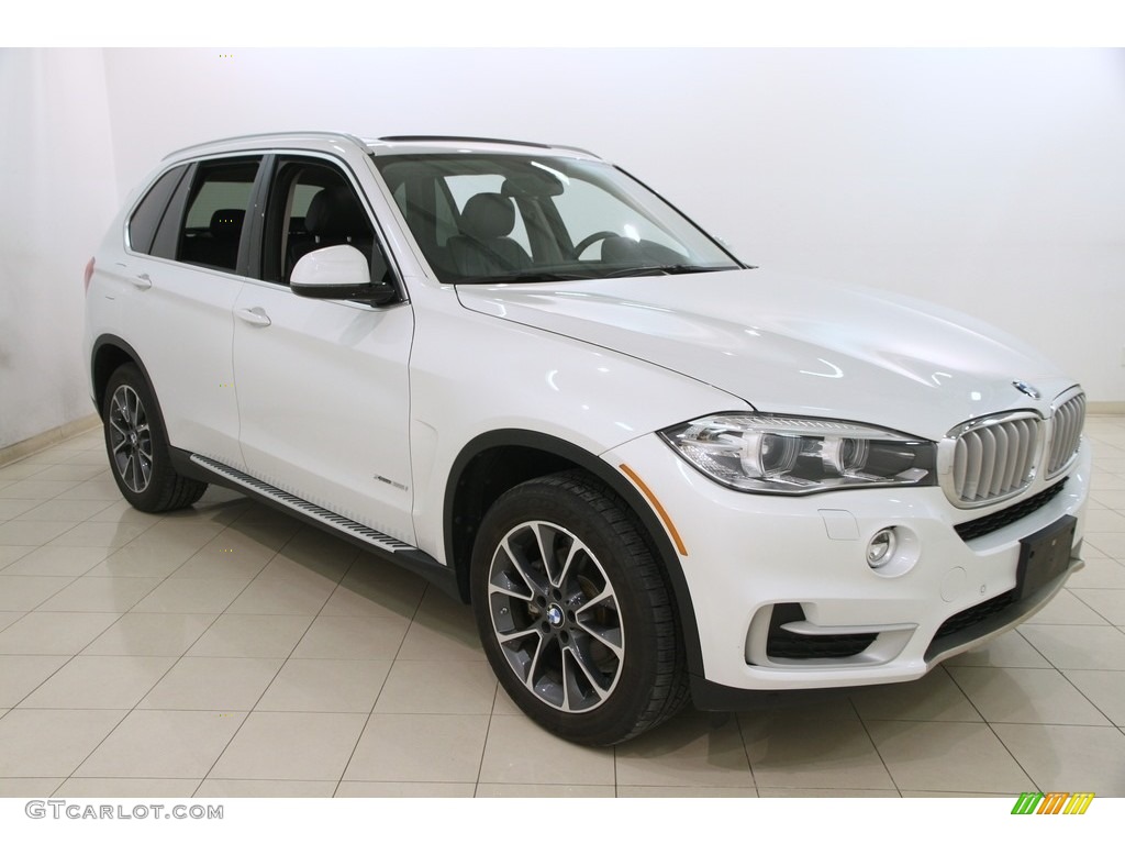 2014 X5 xDrive35i - Mineral White Metallic / Black photo #1