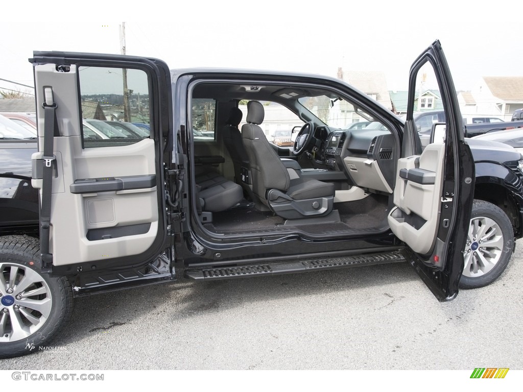 2017 F150 XL SuperCab 4x4 - Shadow Black / Black photo #10