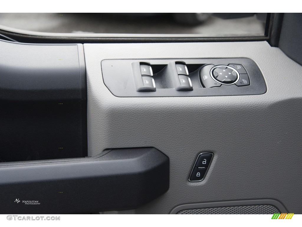 2017 F150 XL SuperCab 4x4 - Ingot Silver / Earth Gray photo #7