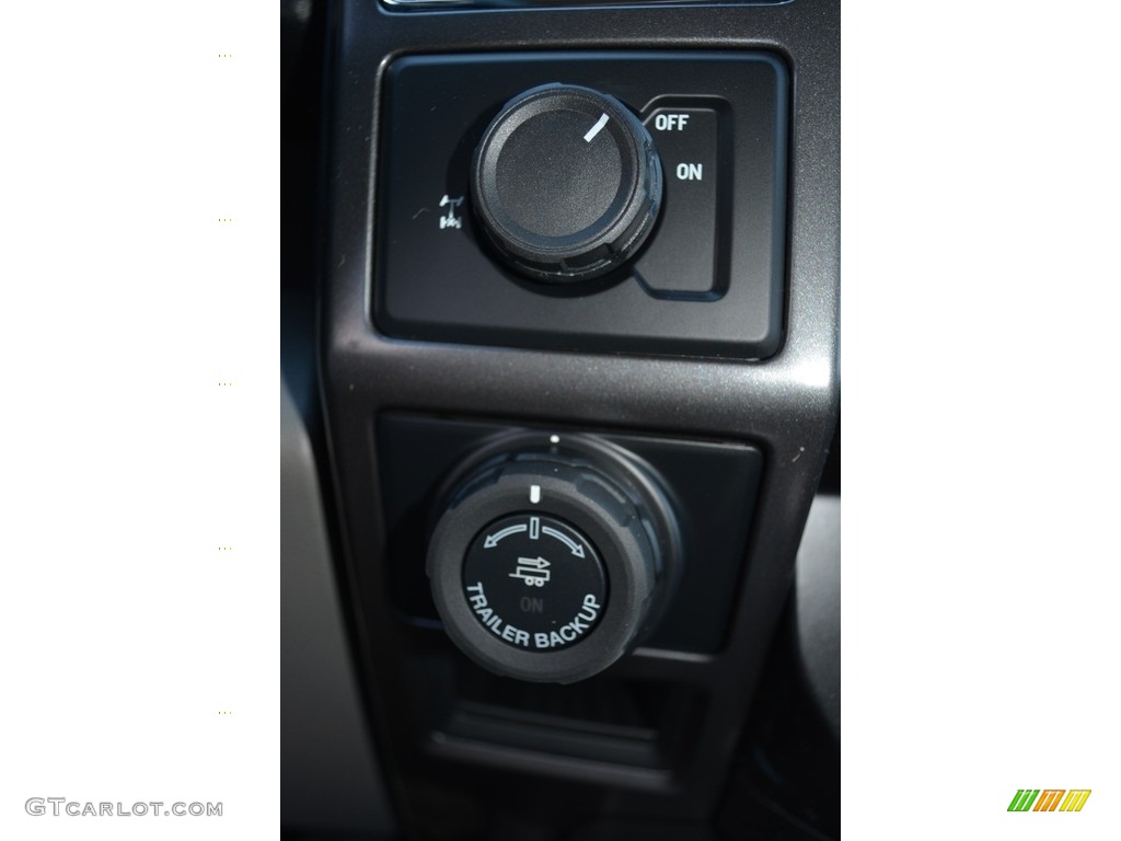 2017 F150 XLT SuperCab - Ingot Silver / Earth Gray photo #17