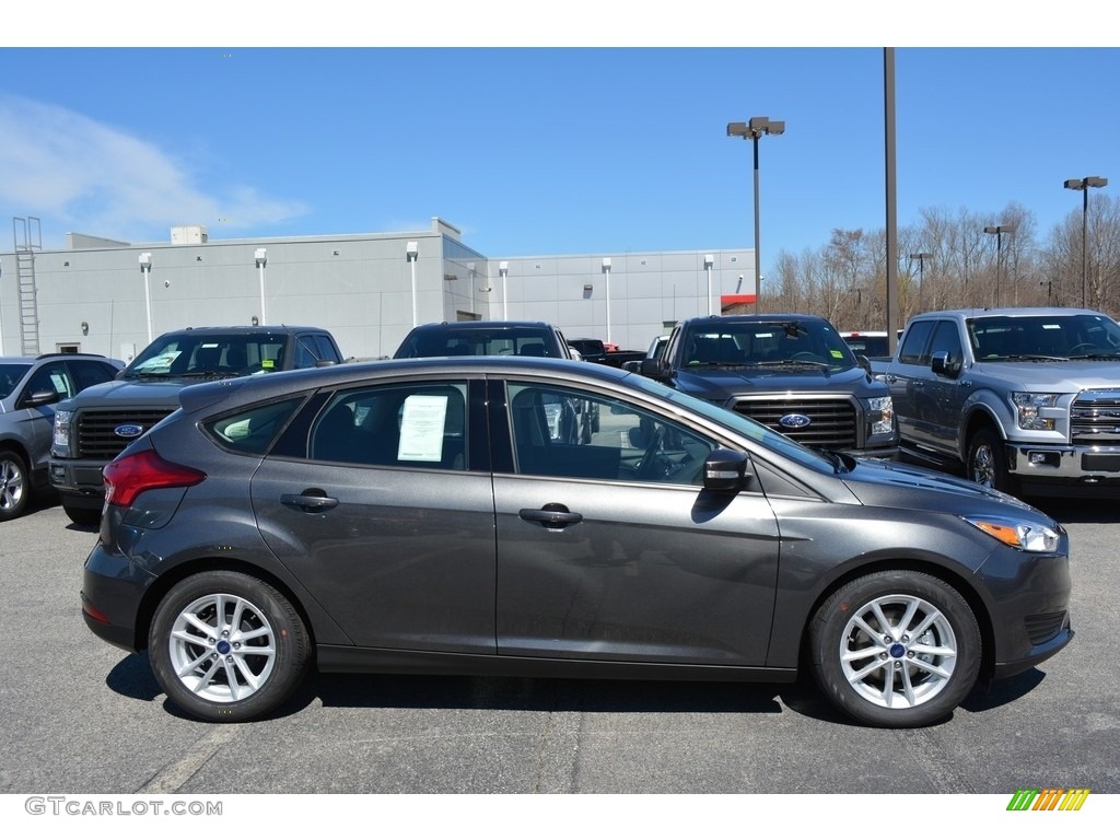 Magnetic 2017 Ford Focus SE Hatch Exterior Photo #119352459