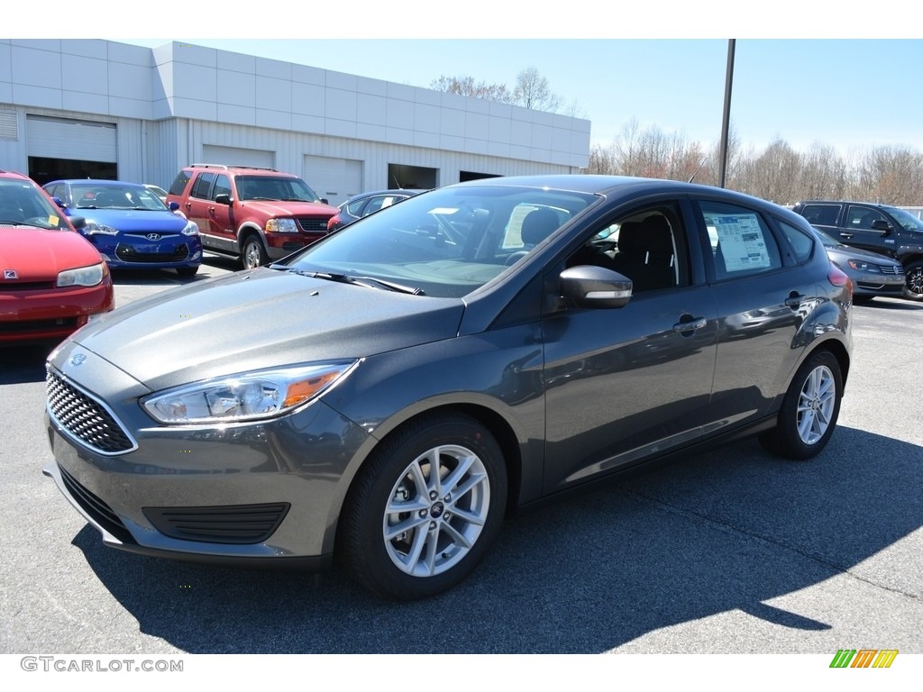 Magnetic 2017 Ford Focus SE Hatch Exterior Photo #119352471