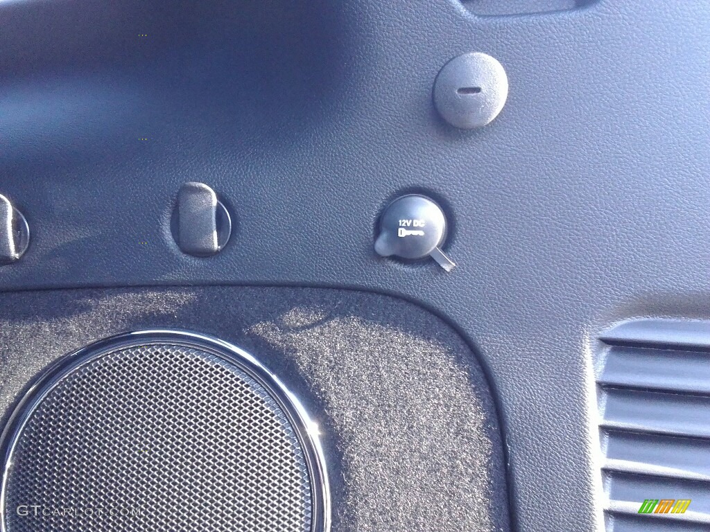 2017 Grand Cherokee Trailhawk 4x4 - Diamond Black Crystal Pearl / Black photo #18