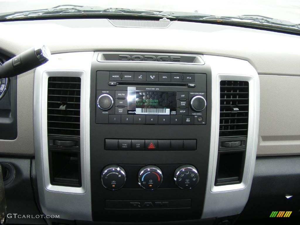 2009 Ram 1500 SLT Crew Cab - Brilliant Black Crystal Pearl / Dark Slate/Medium Graystone photo #9