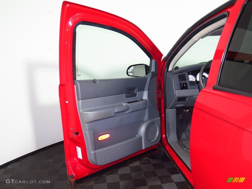 2004 Durango ST 4x4 - Flame Red / Medium Slate Gray photo #22