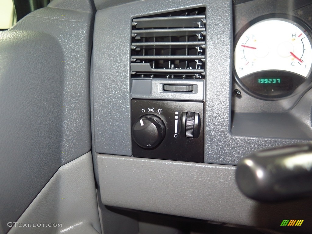 2004 Durango ST 4x4 - Flame Red / Medium Slate Gray photo #30