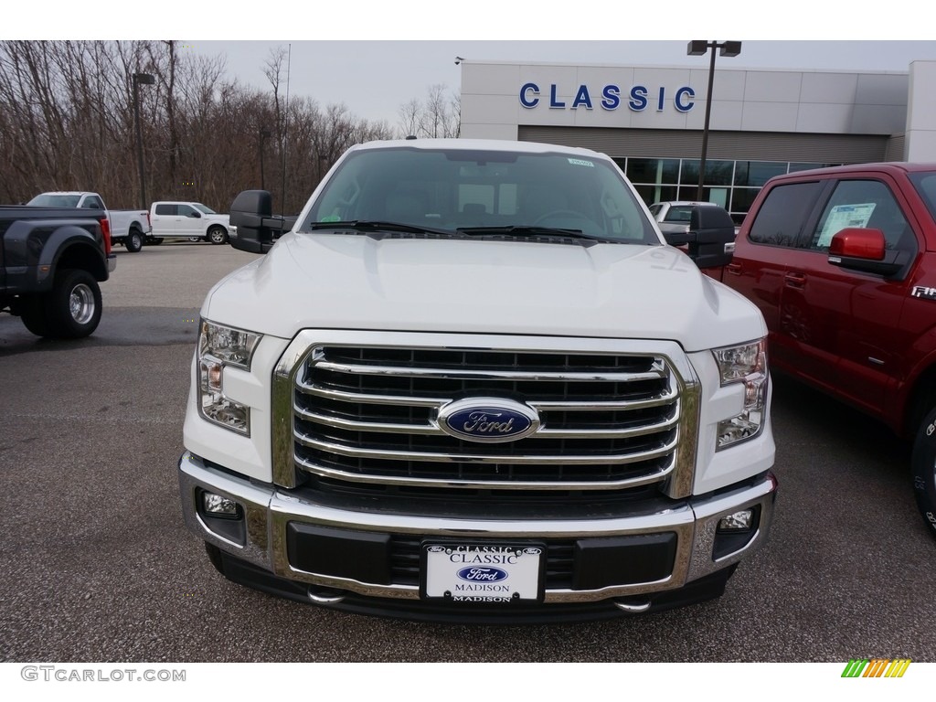 2017 F150 XLT SuperCrew 4x4 - Oxford White / Earth Gray photo #2