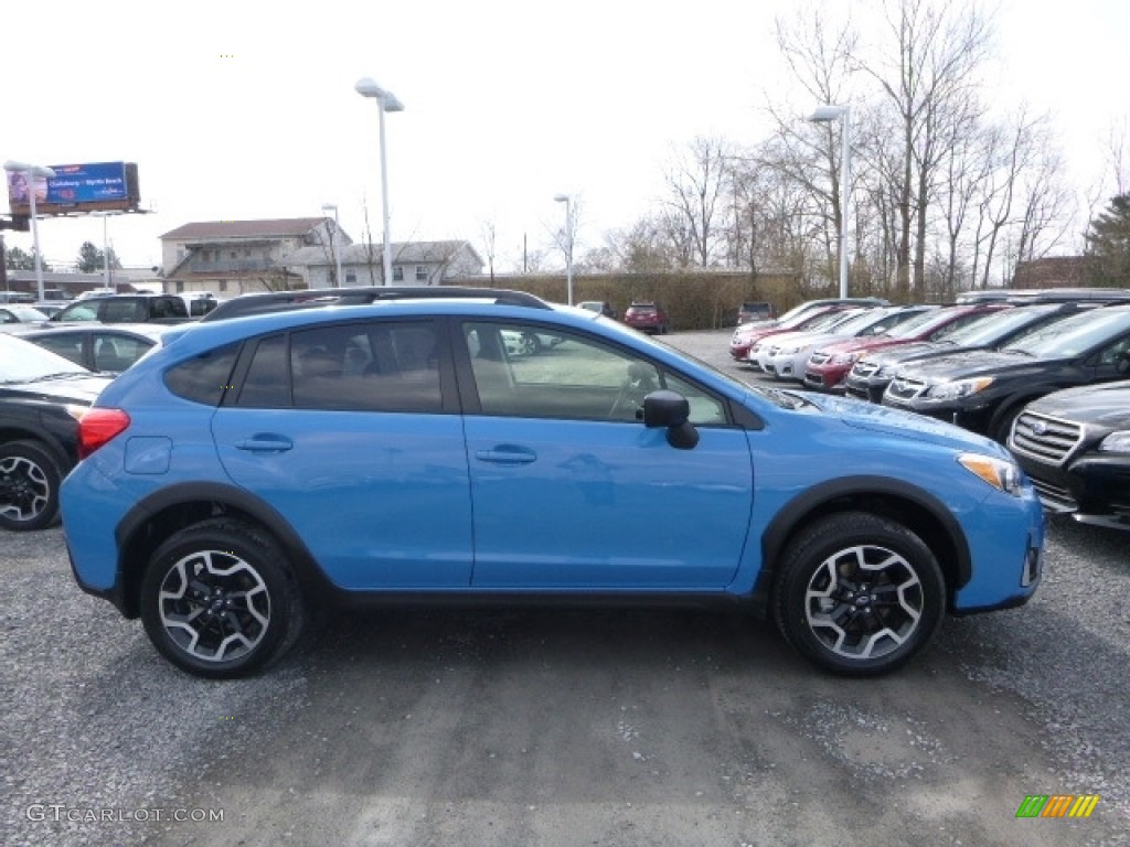 2017 Crosstrek 2.0i - Hyper Blue / Black photo #3