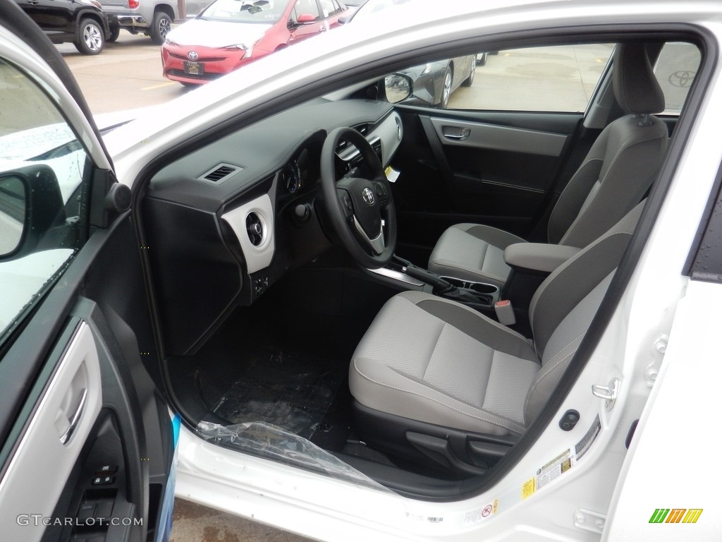 2017 Corolla LE - Super White / Ash Gray photo #3