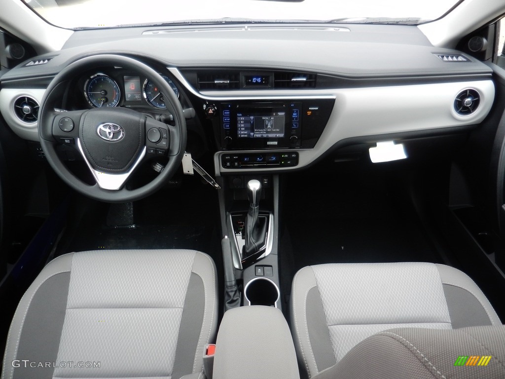 2017 Corolla LE - Super White / Ash Gray photo #4