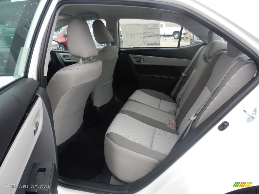 2017 Corolla LE - Super White / Ash Gray photo #5