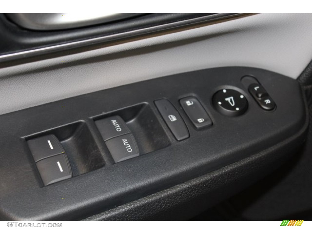 2017 Honda CR-V Touring Controls Photo #119372554