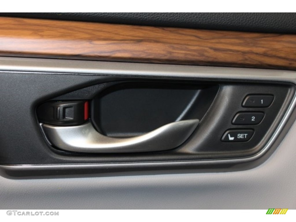 2017 Honda CR-V Touring Controls Photo #119372566