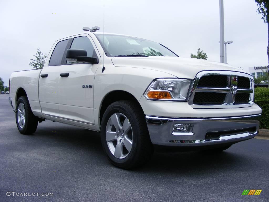 2009 Ram 1500 SLT Quad Cab - Stone White / Dark Slate/Medium Graystone photo #4