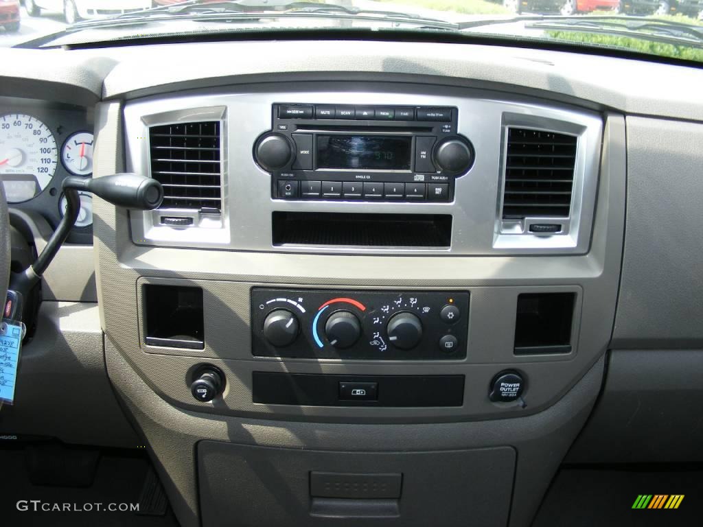 2008 Ram 1500 Big Horn Edition Quad Cab - Light Khaki Metallic / Khaki photo #22