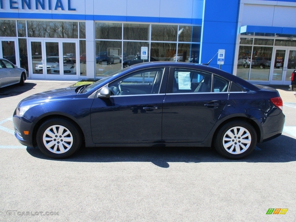 2011 Cruze LS - Imperial Blue Metallic / Jet Black/Medium Titanium photo #2