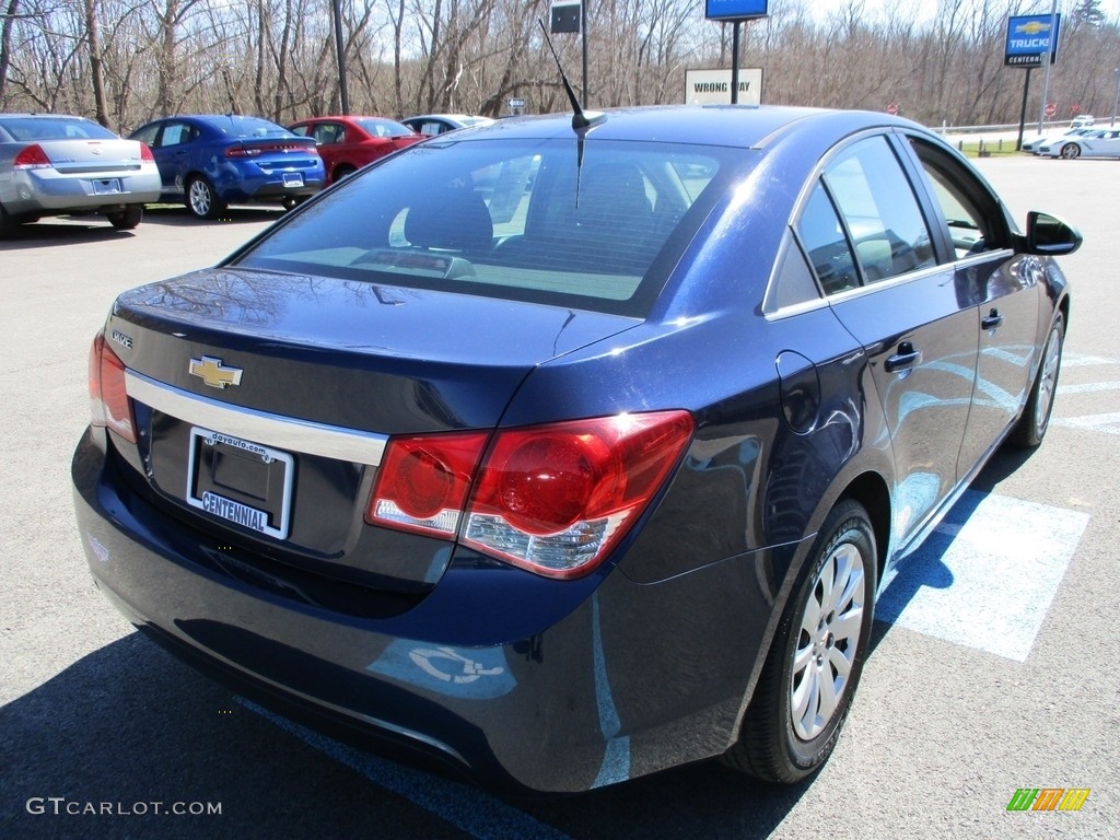 2011 Cruze LS - Imperial Blue Metallic / Jet Black/Medium Titanium photo #6