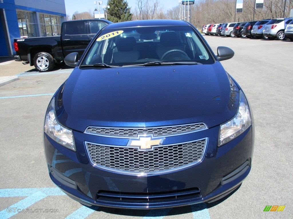2011 Cruze LS - Imperial Blue Metallic / Jet Black/Medium Titanium photo #11
