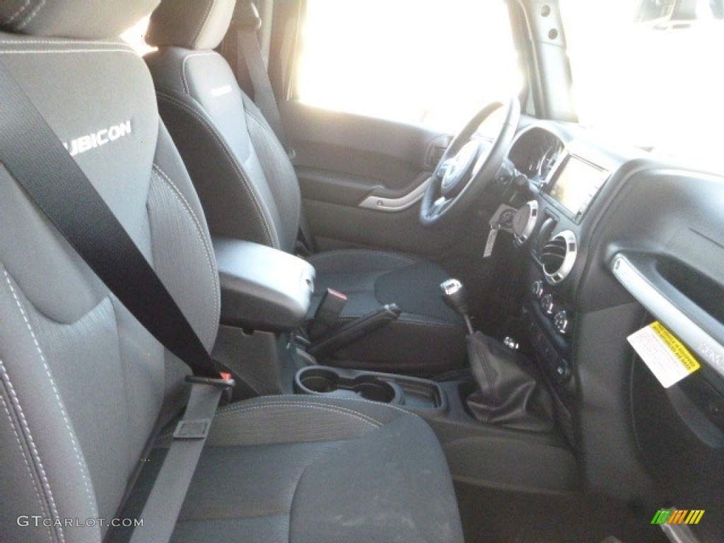 2017 Wrangler Rubicon 4x4 - Black / Black photo #10