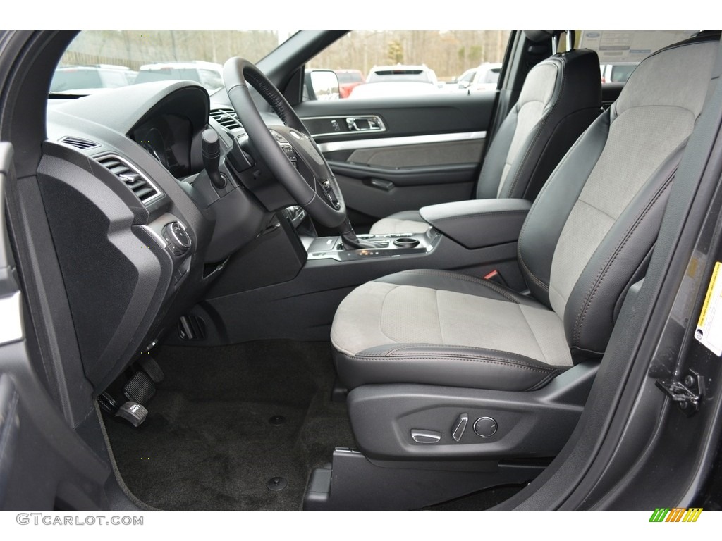 Ebony Black Interior 2017 Ford Explorer XLT Photo #119392640