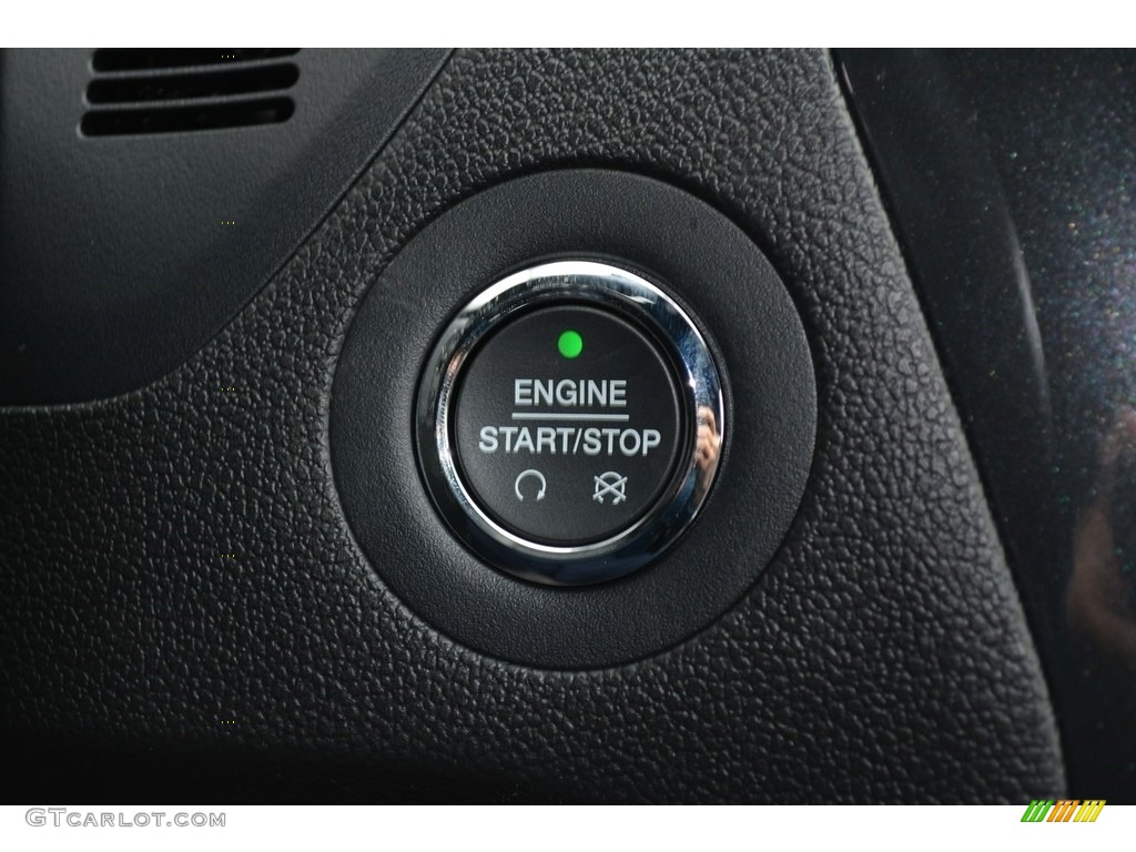 2017 Ford Explorer XLT Controls Photos