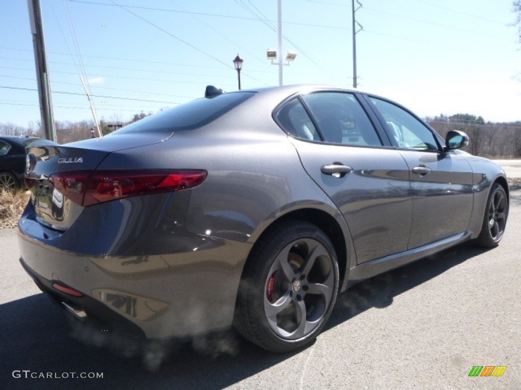 2017 Giulia AWD - Vesuvio Gray Metallic / Red photo #8